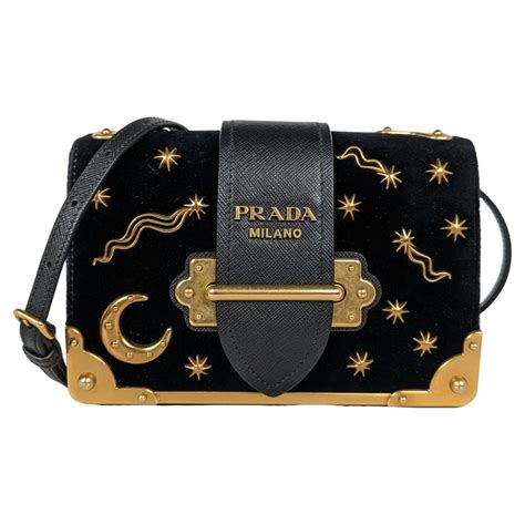 borsa velluto astrologia prada|Prada Bolsa Cahier de astrologia de veludo pequeno Preto.